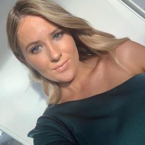 Meet your Posher, Caitlin